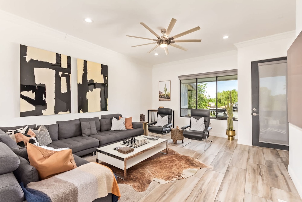 NEW Desert Standard Modern 3-level Oasis