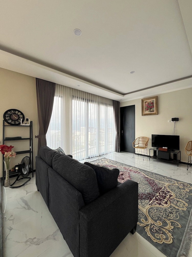 Arrayyan Executive Village Complex Batu