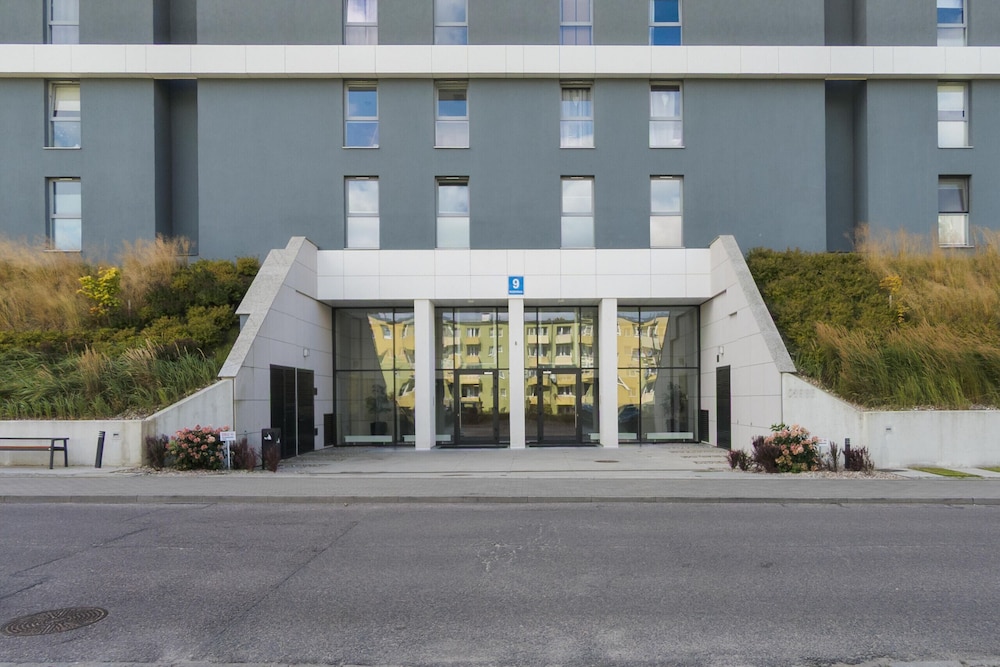 Stylish Apartment by Renters Prestige view 5