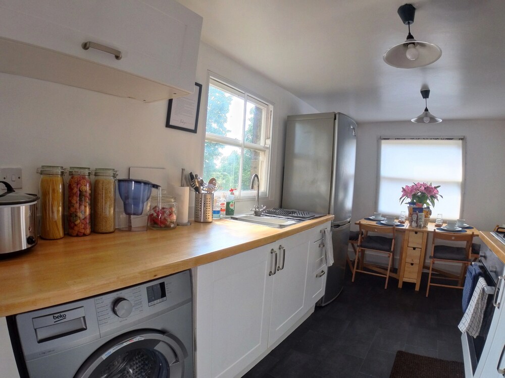 Lovely Large London Apartment, Near Stratford