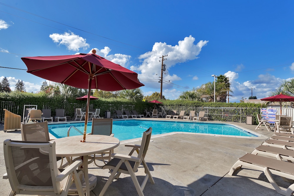 Motel 6 – Santa Rosa, CA - South