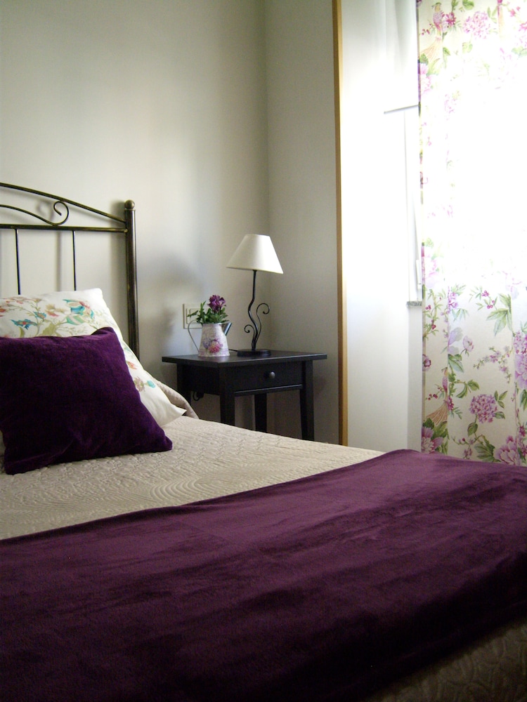 Hotel Pensión Residencia Tambre - Image 1