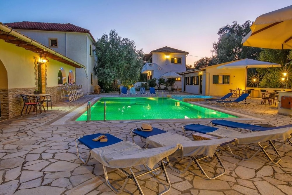 Olympia Paxos Apartment