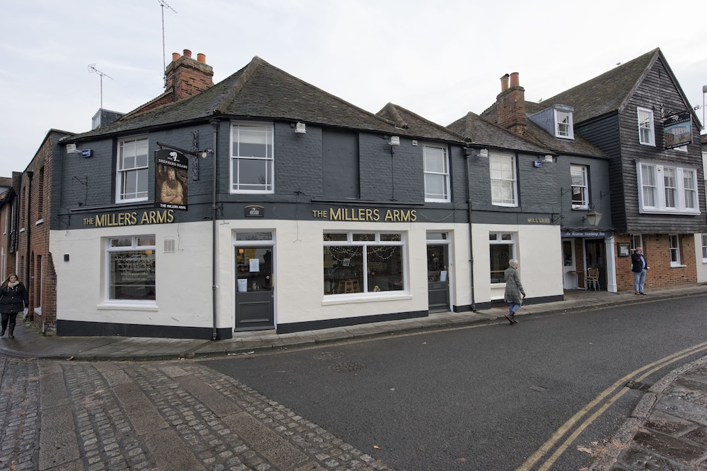Hotel The Millers Arms - Image 1