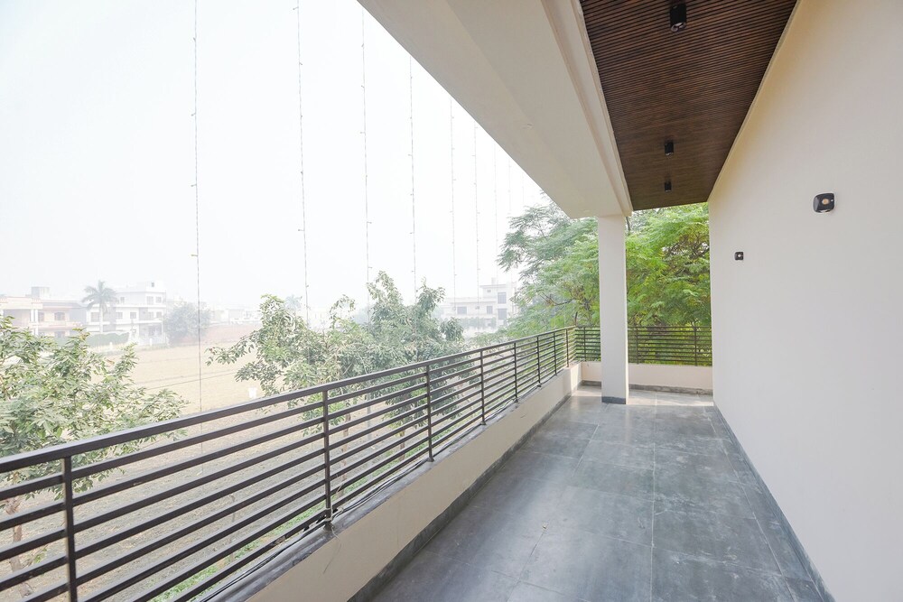 Fabhotel Kings 3 Farm