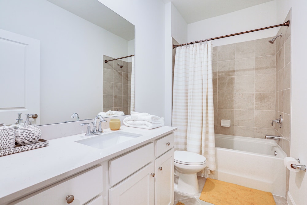 15 Mi to Downtown Fort Myers: Golf Getaway