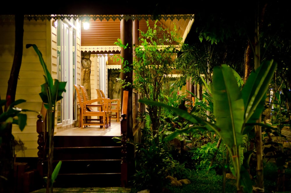 Baan Nam Pen Resort