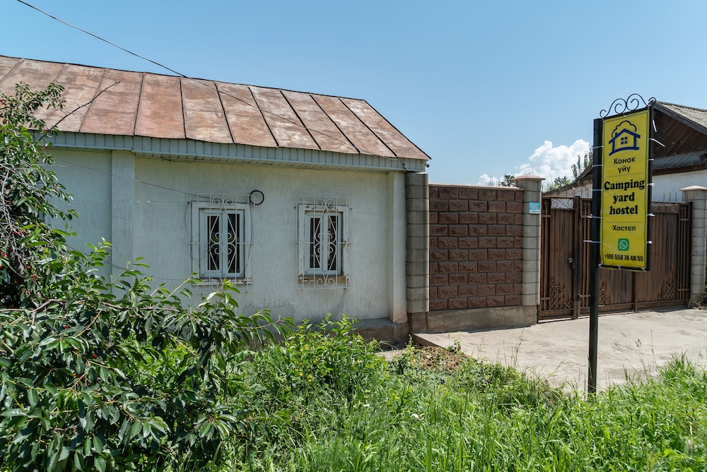 Camping Yard Hostel Karakol