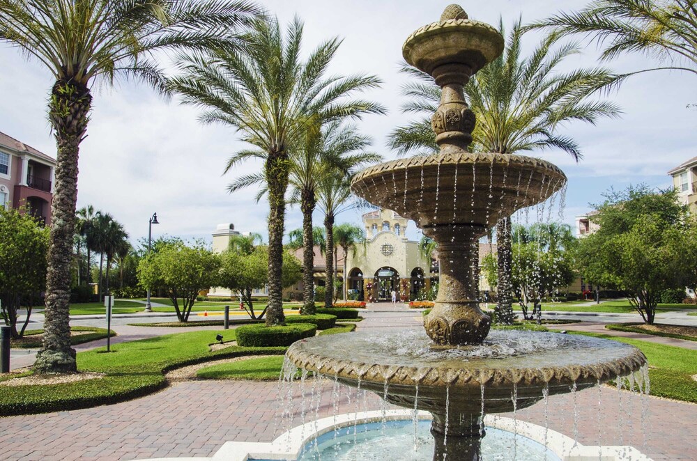 Luxurious 3BD Home Close to Convention Center and Themed Parks! #3vc209