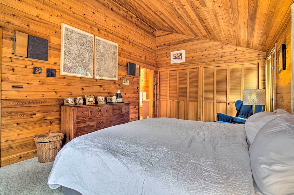 Tranquil Dumont Home w/ Creek & Mtn Views! view 3