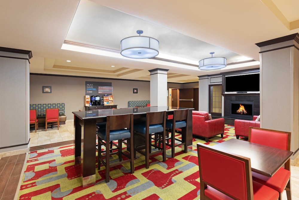 Holiday Inn Express & Suites Floresville by IHG