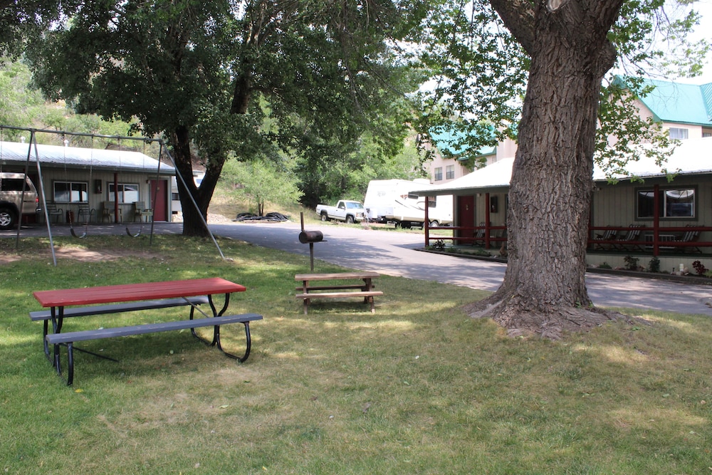 Wapiti Self-Service Lodge
