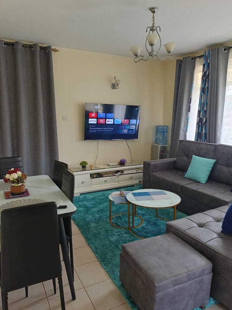 Lux Suites MacDade Apartments