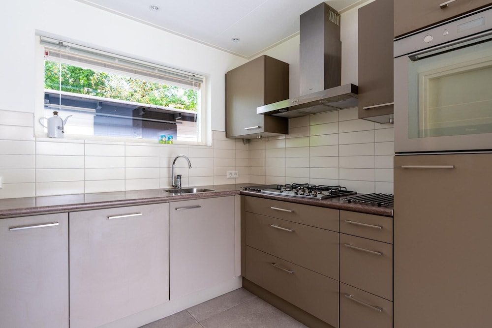 Tastefully Furnished Country House for 6 People
