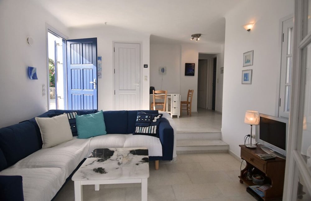 Angali HM Quiet 3 Bdrm Home on the Beach