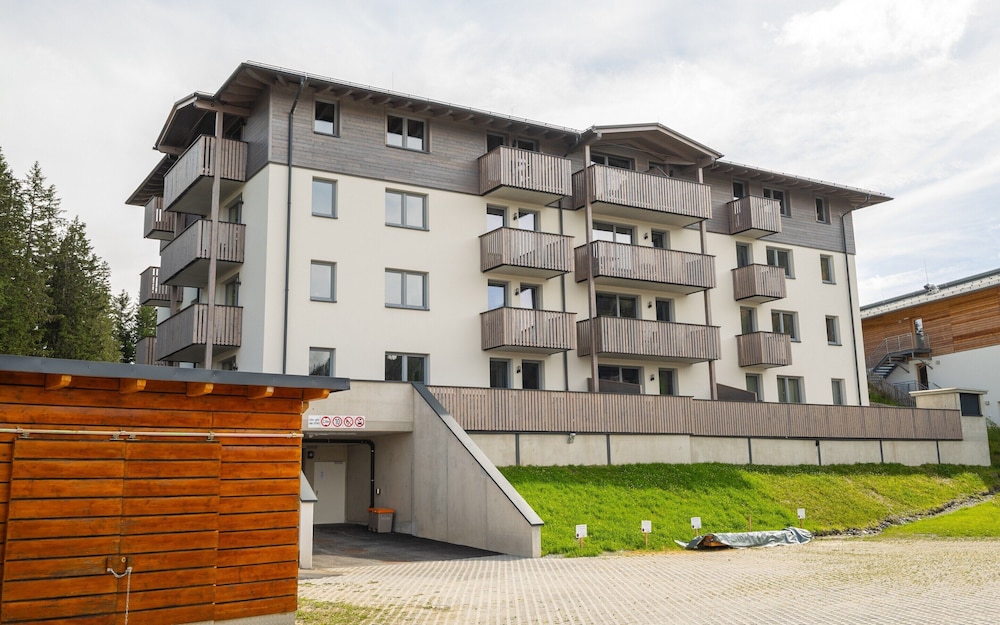 Spacious 4-bedroom Penthouse in Katschberghohe