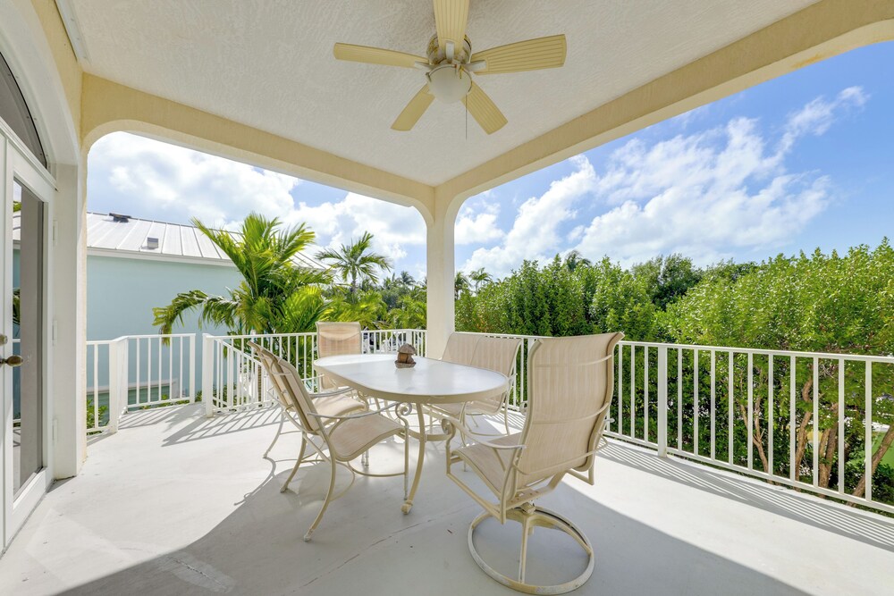 Spacious Canal-front Home: Florida Keys Gem
