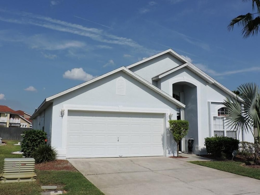 Ref E Luxury 4 Bed Villa With Private Pool Near Disney - Image 1