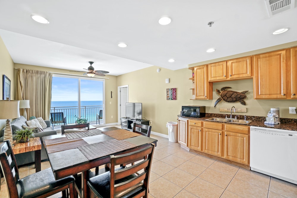 Splash Beach Resort by Panhandle Getaways