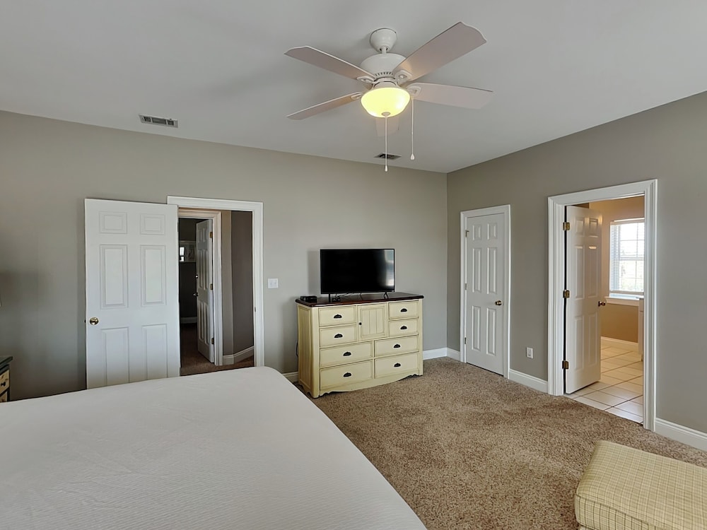 Seahawk South by Southern Vacation Rentals view 5