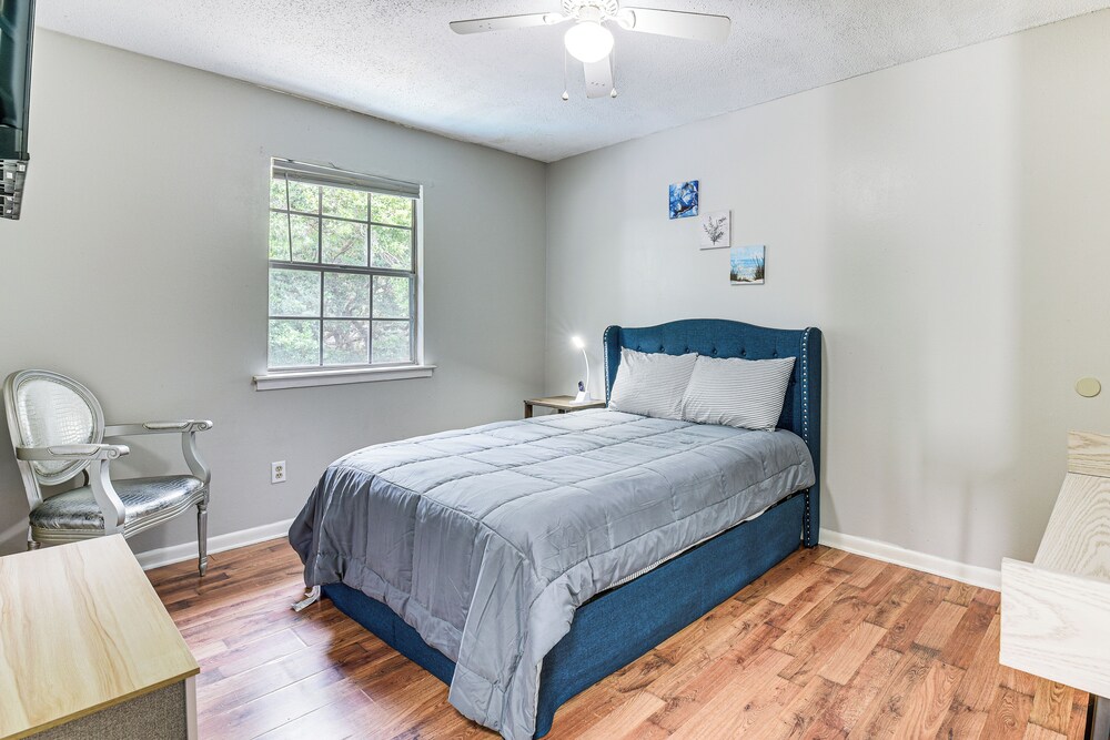 2 Mi to Garniers Beach Park: Pet-friendly FWB Home