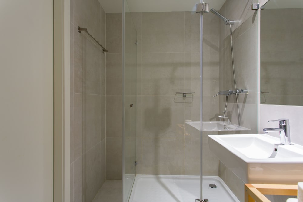 JOIVY Chic 1-bed flat, moments to Rato subway
