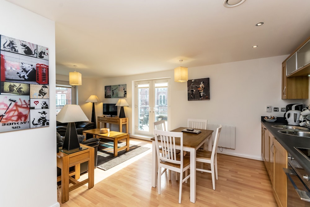 Racecourse Serviced Apartments