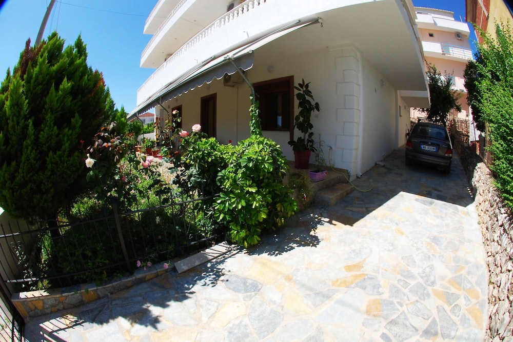 Vila Renato