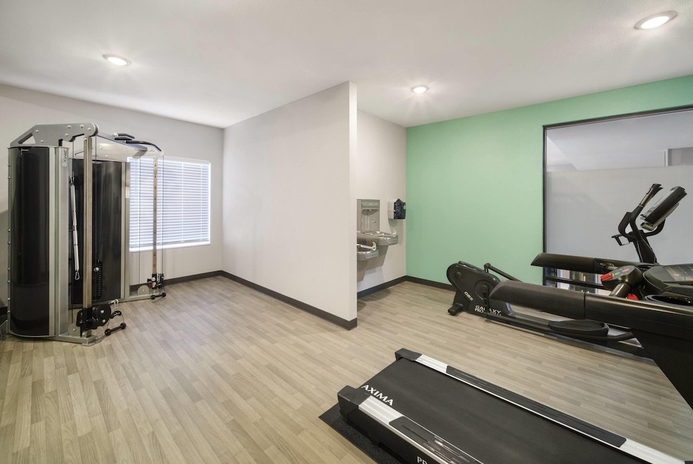 ECHO Suites Extended Stay by Wyndham Houston Pasadena Fwy Pl