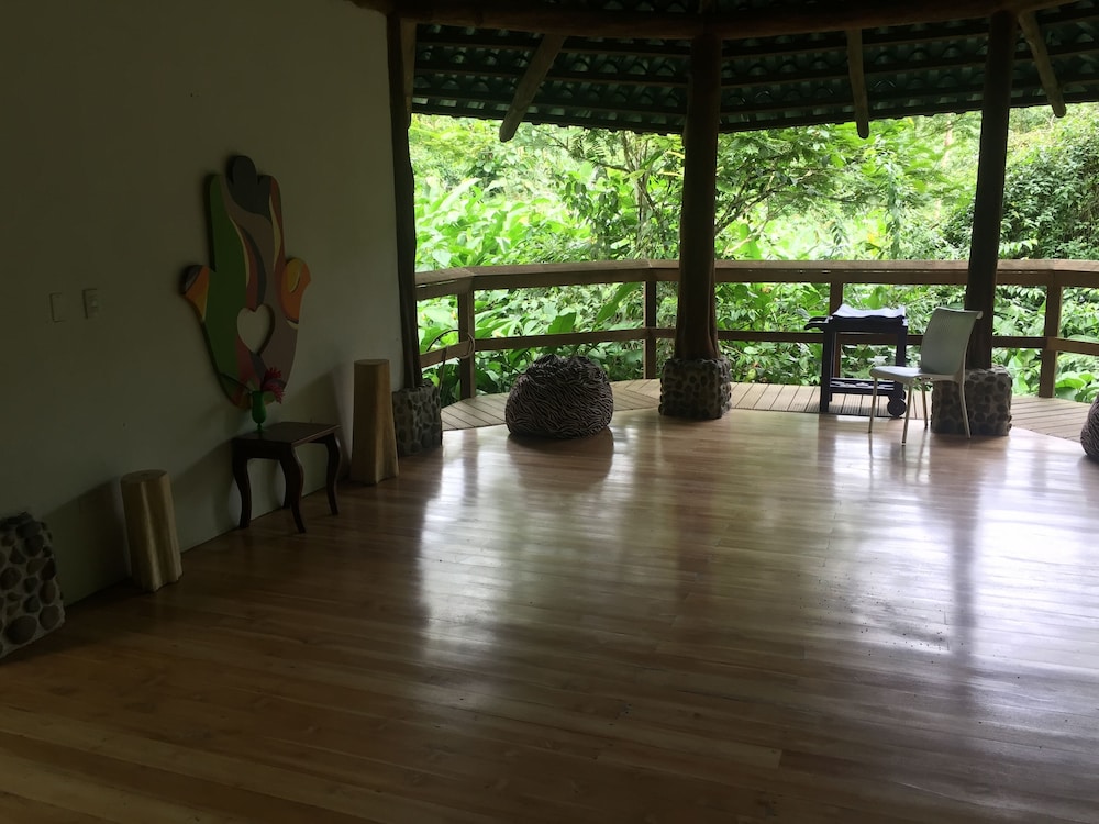 Cinco Ceibas Lodge