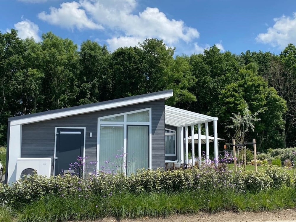 Beautiful Holiday Home With A/c, in a Holiday Park view 5