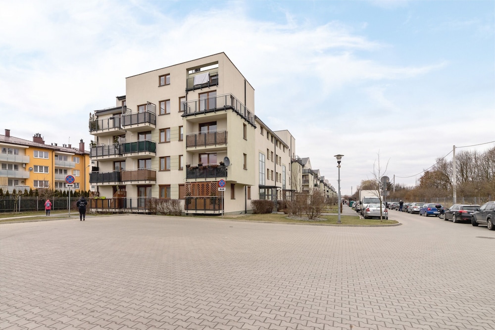 Rainbow Apartment Krakow by Renters view 4
