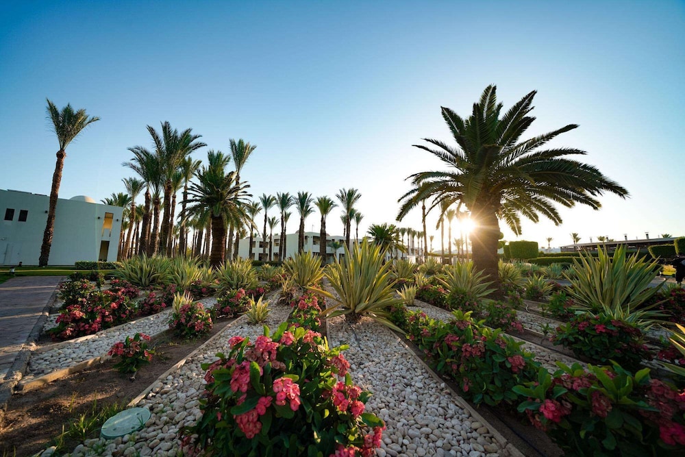 SENTIDO Reef Oasis Aqua Park Resort