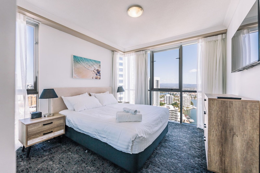 Resort Style Chevron Apartments