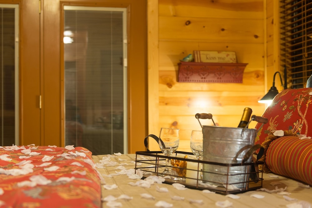 Copper Creek Open Cabin With Game Room and Hot Tub on the Deck by Redawning view 3