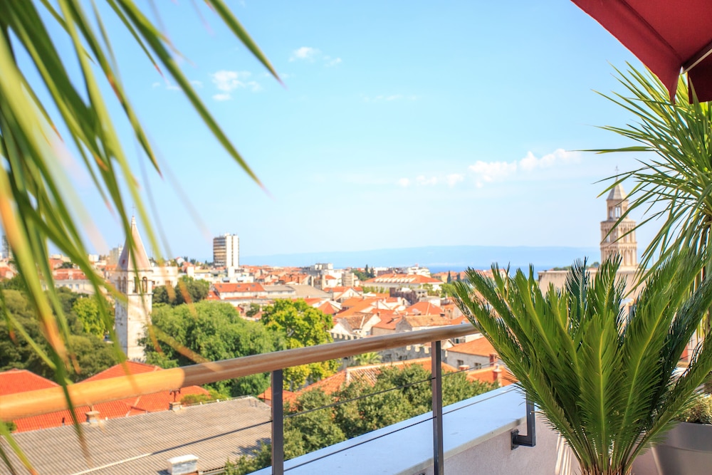 Cornaro Hotel 121