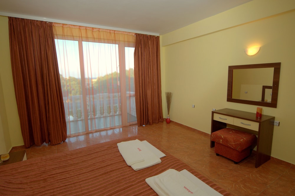 Hotel Zaara