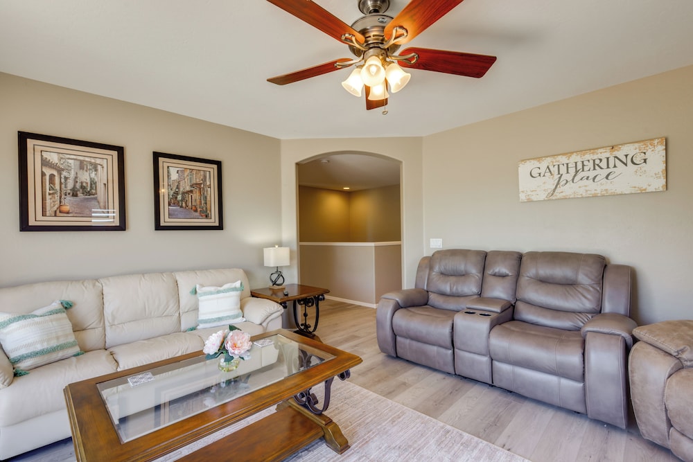 Private Yard & Fairway View: Phoenix Golf Retreat!