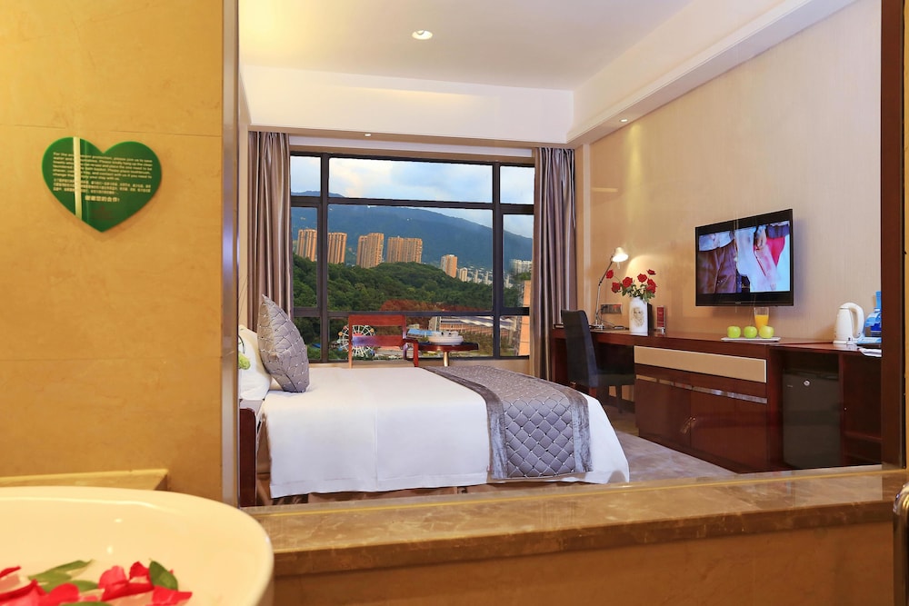 Ramada Longyan
