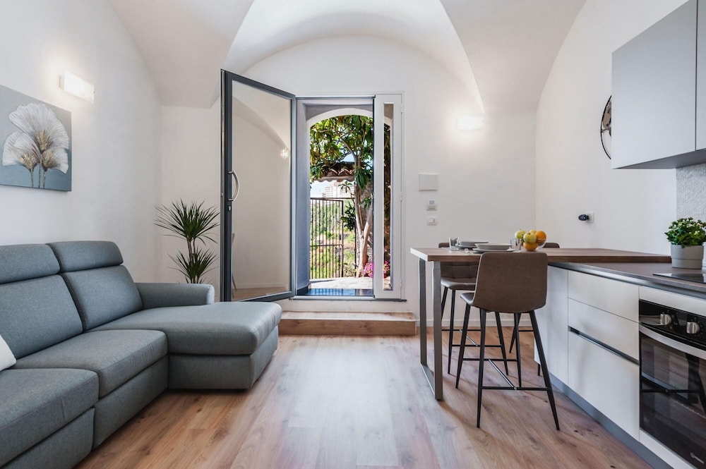 Terra e Mare Apartment by Wonderful Italy