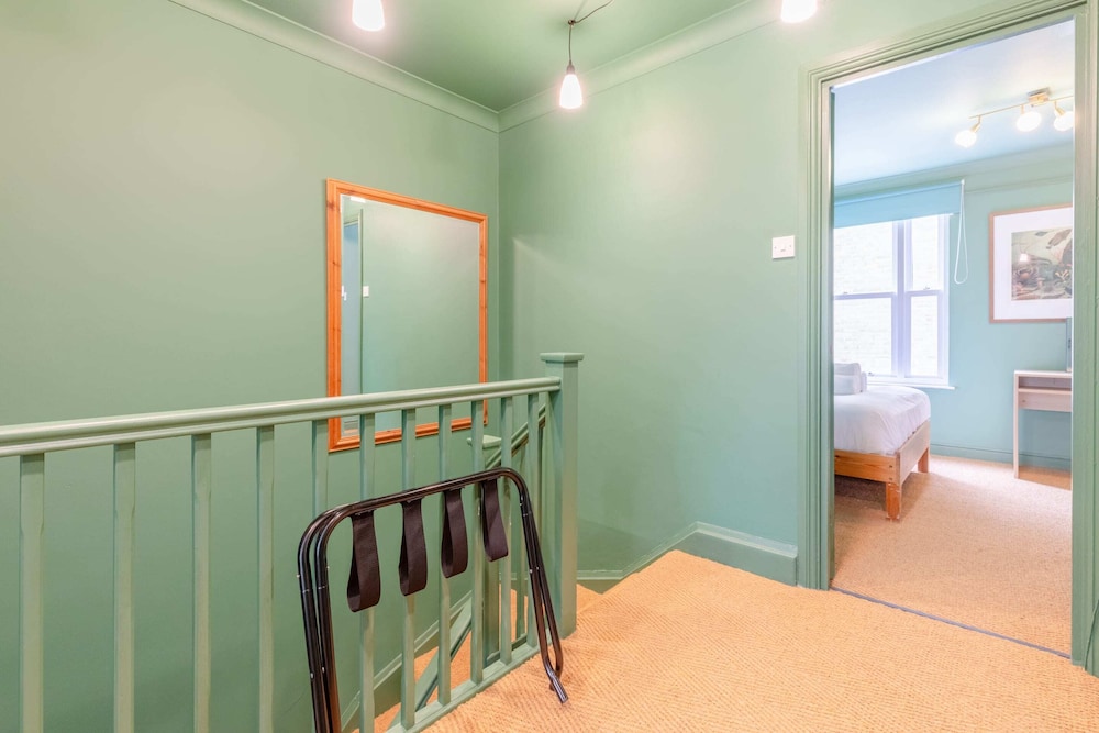 3 Bed House, Sleeps 8 - Near St Pancras