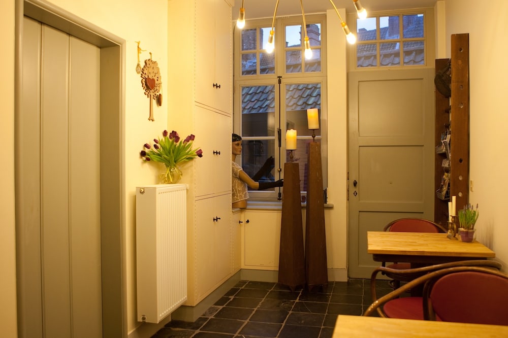 B&B DoOr10