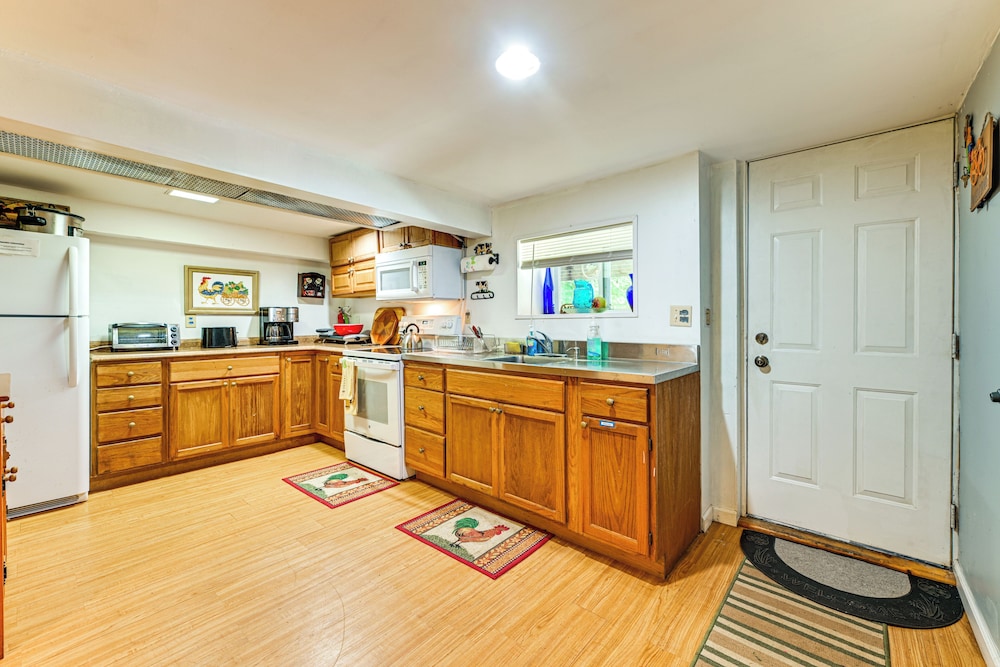 Hike & Fish: Delaware River Cabin w/ Views