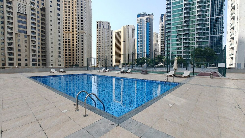 Premium 1-bedroom Apartment in Dubai Marina