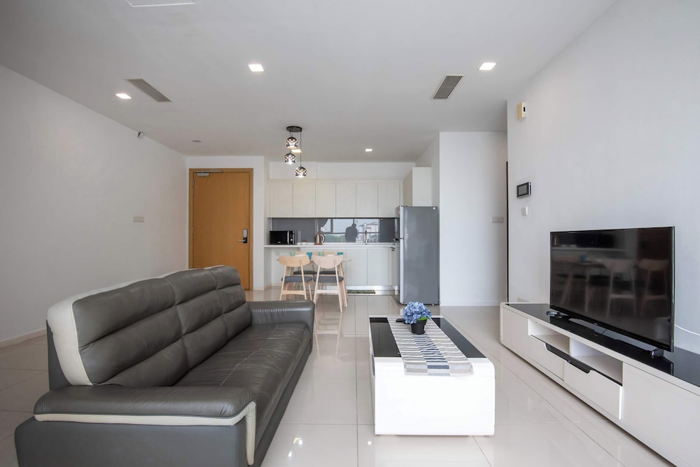 Bright 2BR Suasana Stay Near JB Sentral CIQ