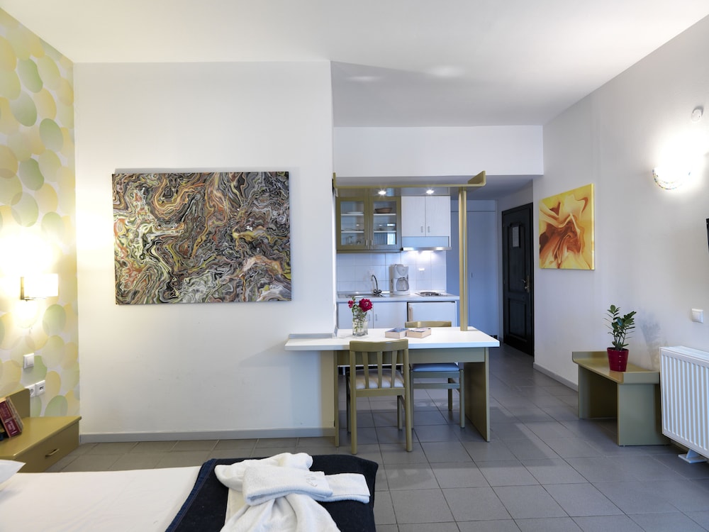Elia Apartments