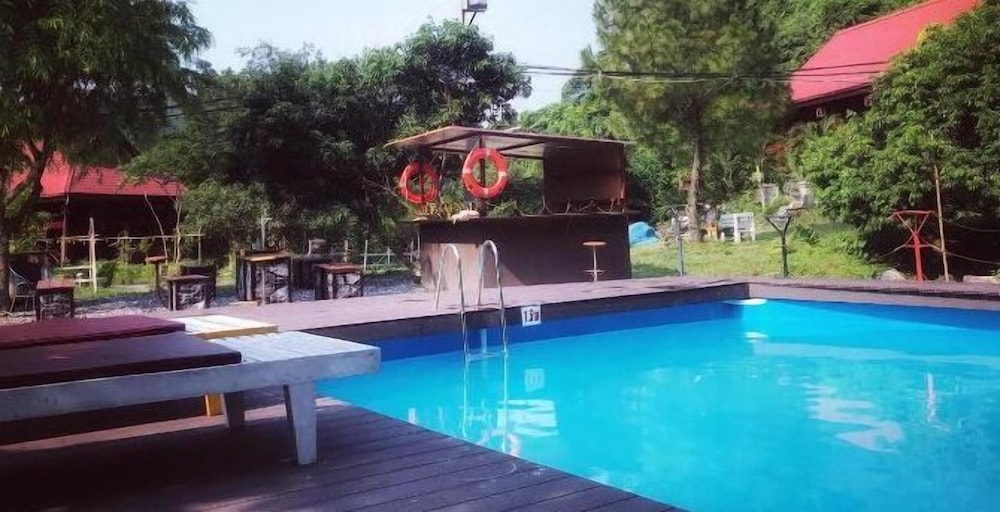 Cat Ba Eco Lodge