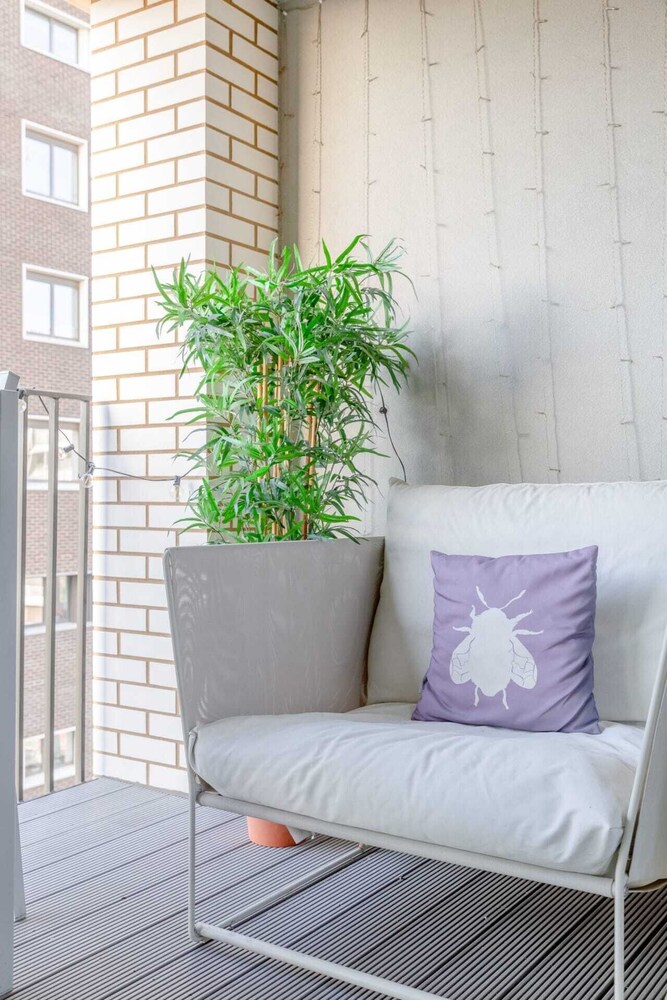 Bright Flat in Elephant & Castle