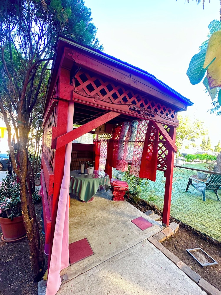 Naryn Guest house