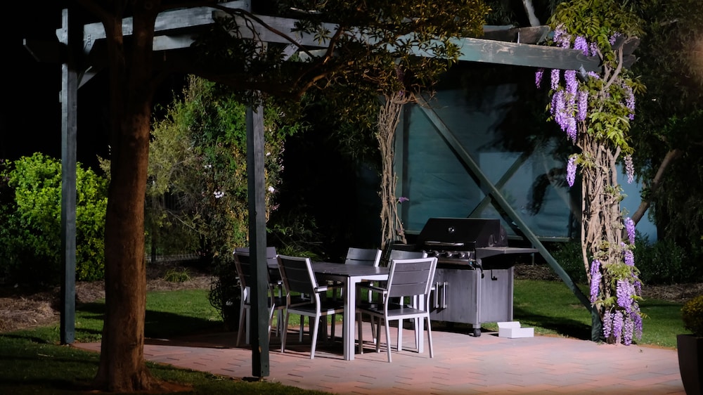 Loddon River Motel